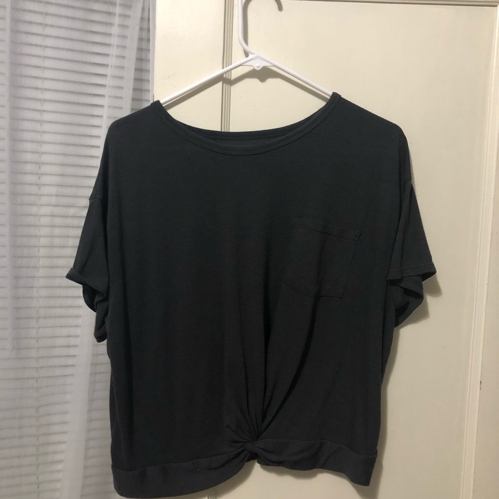 crop-top! - Picture 2 of 5